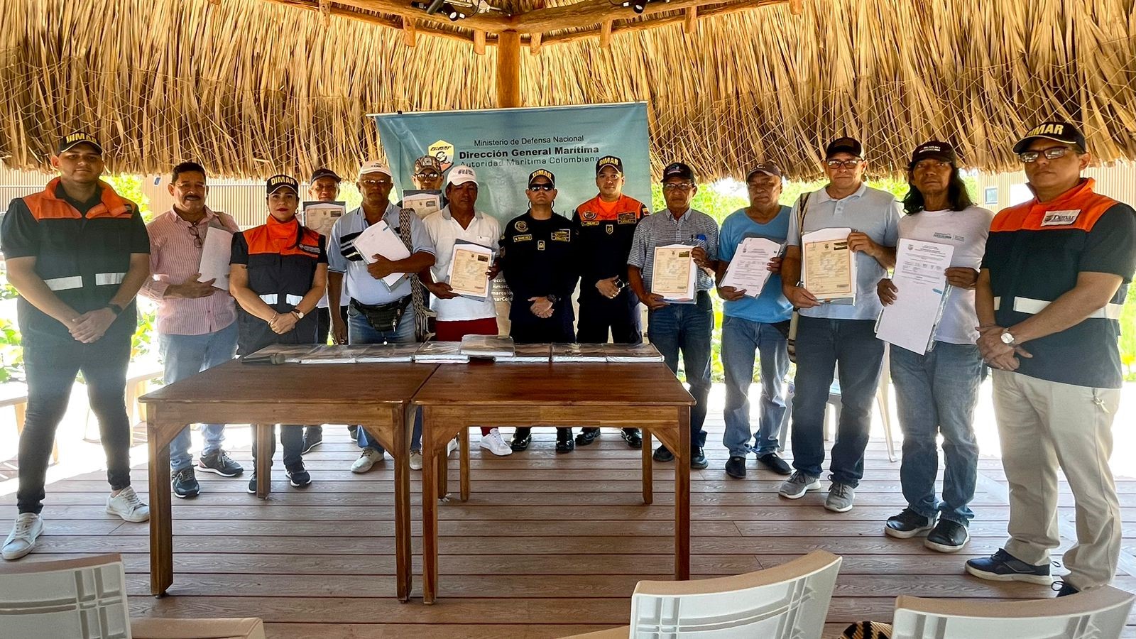 Pescadores del Atlántico reciben matriculas gratis para sus embarcaciones de pesca: Dimar