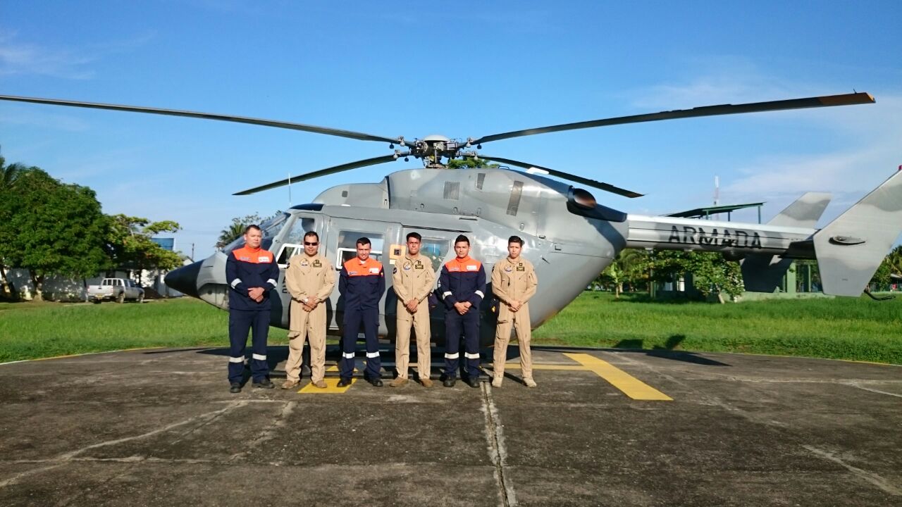 Hidrógrafos del CIOH del Caribe en compañía del Grupo de Aviación Naval. (Foto archivo CIOH del Caribe)