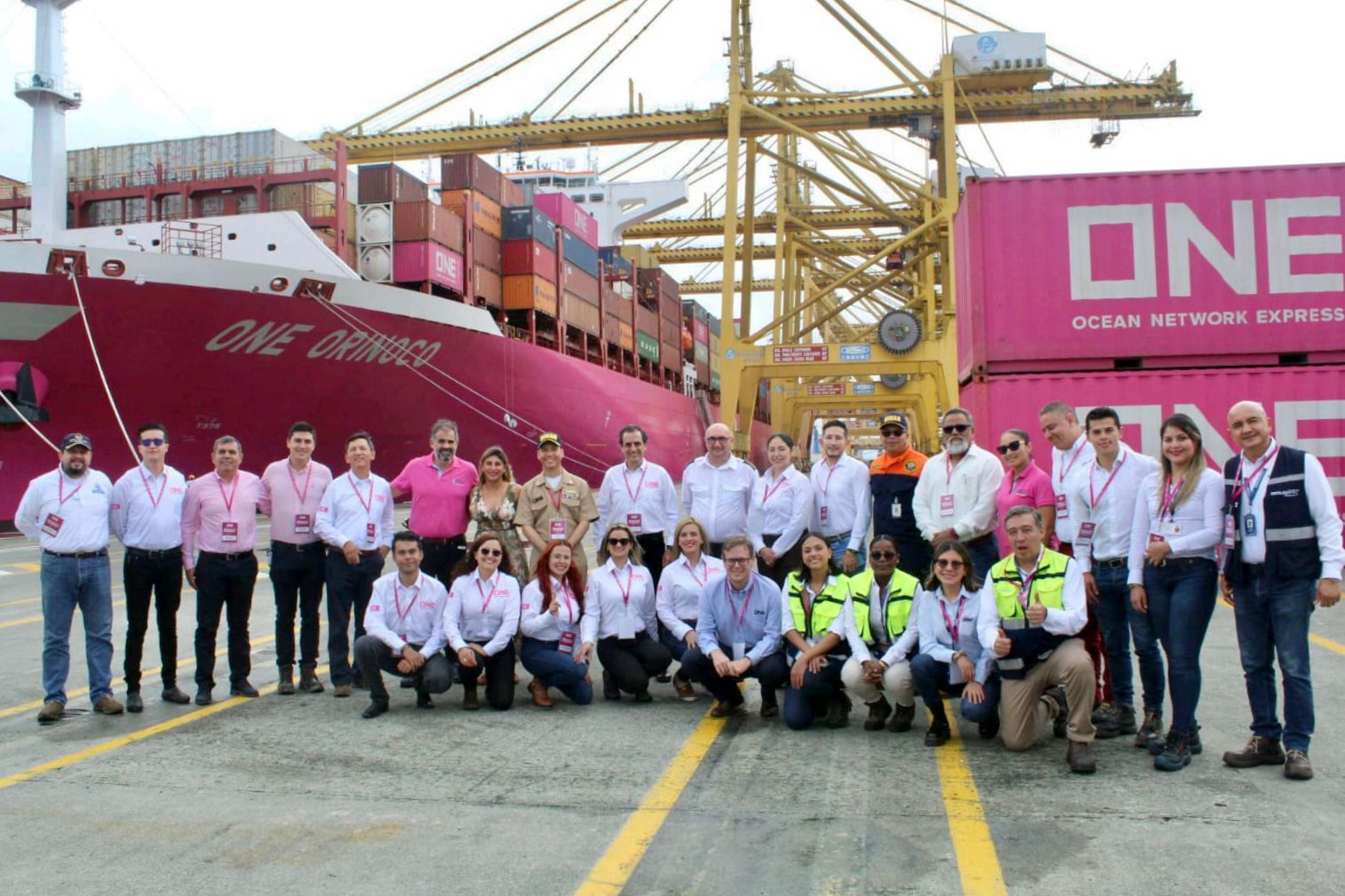 Buque “ONE Orinoco”, con su característico casco magenta, arribó por primera vez a Buenaventura: Dimar