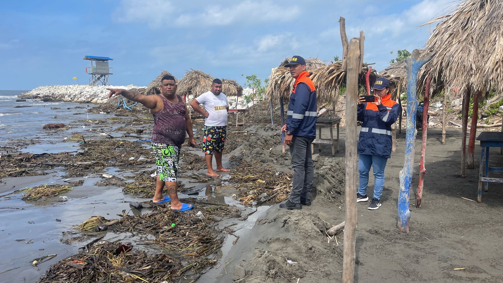 Dimar inspecciona playas afectadas por oleaje y brisas en el Departamento del Atlántico