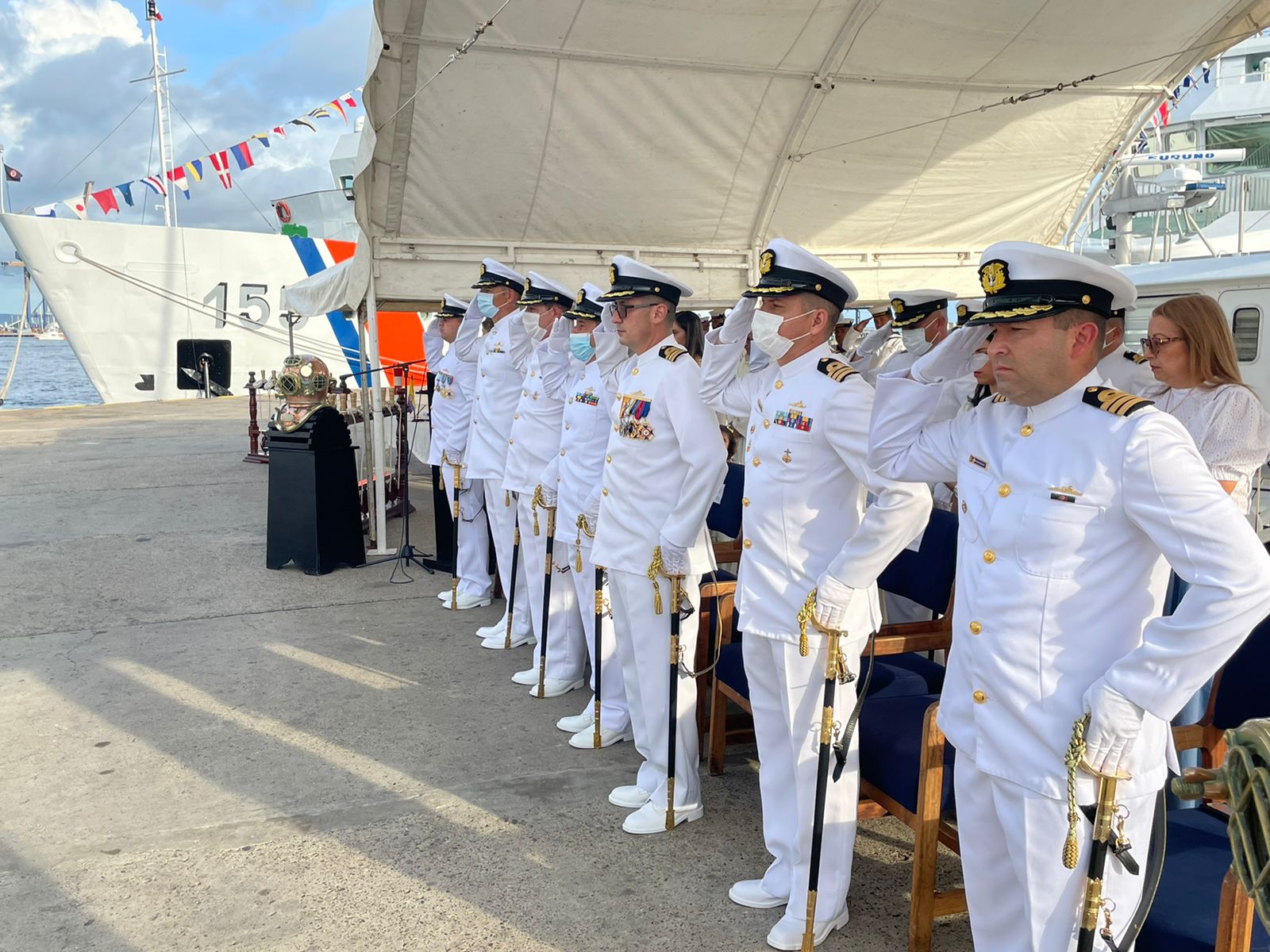 El Capitán de Corbeta Santiago José Coronado Barragán asume como nuevo Comandante del Buque ARC "Malpelo" 