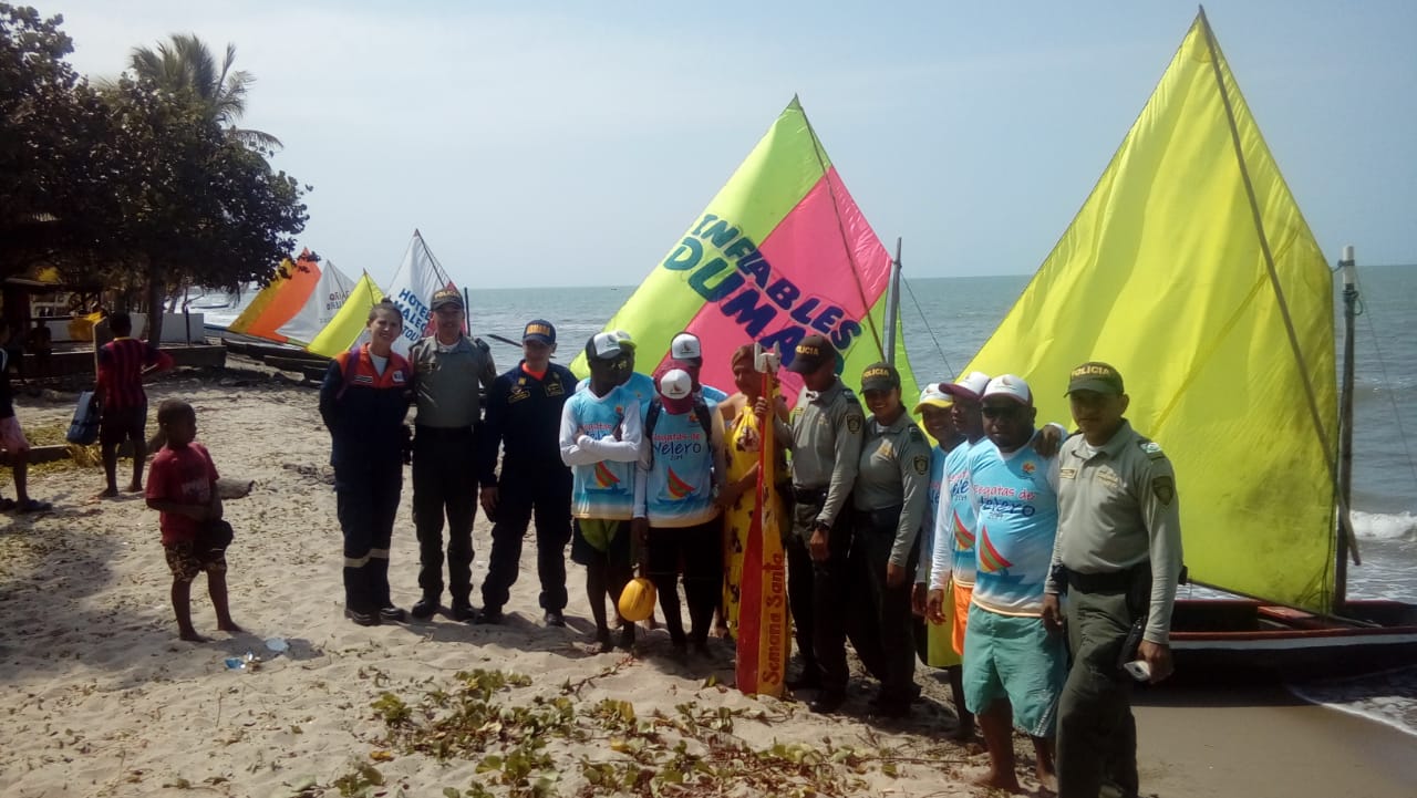 Dimar realiza controles de seguridad marítima en la primera regata artesanal en el Golfo de Morrosquillo 