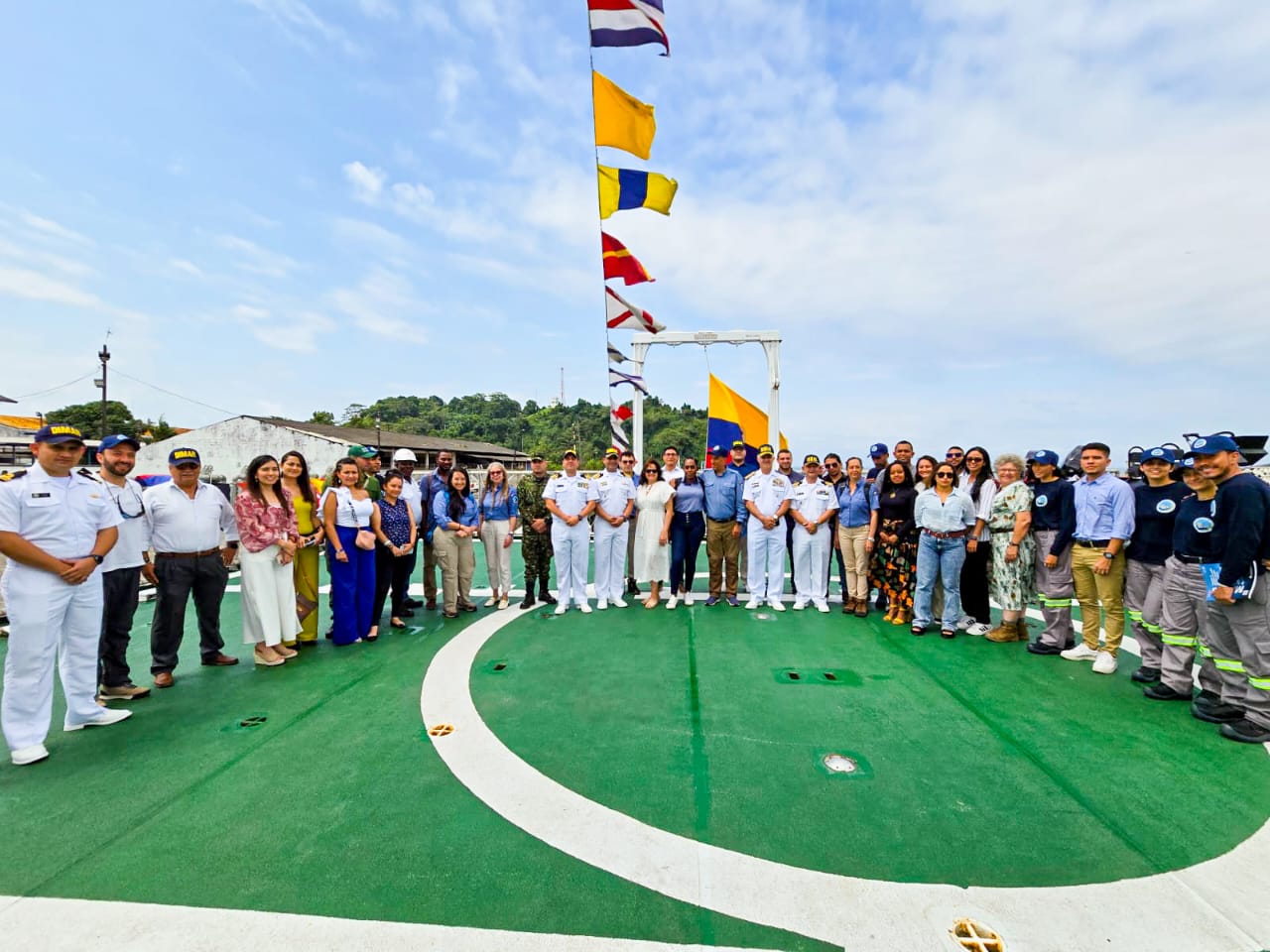 En Tumaco se dio inicio a la expedición Pacífico Sostenible, que cuantificará la captura de carbono en áreas marinas protegidas del Pacífico colombiano