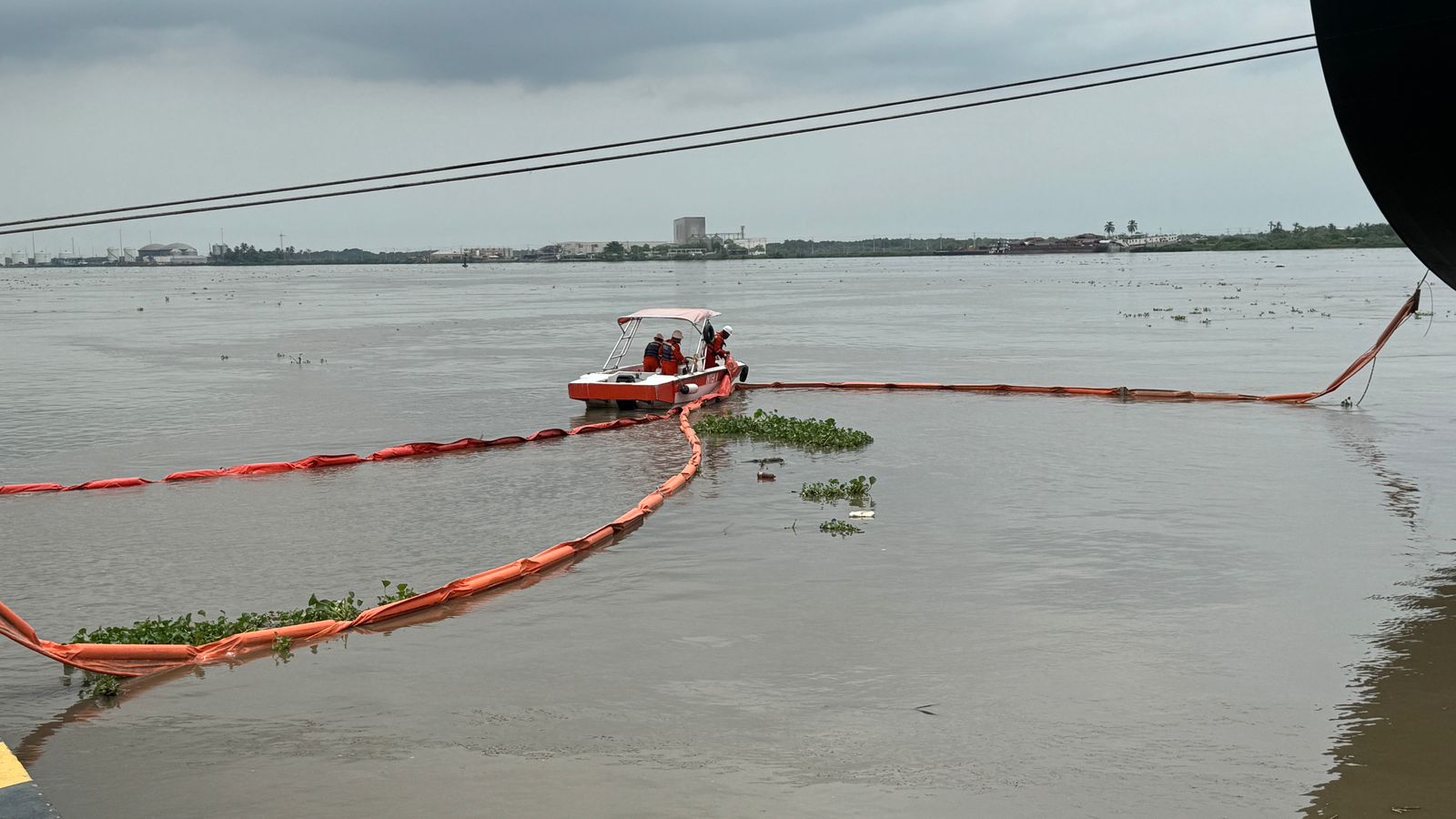 Dimar lideró simulacro de atención de emergencia ocasionada por derrame de hidrocarburos en el Puerto de Barranquilla