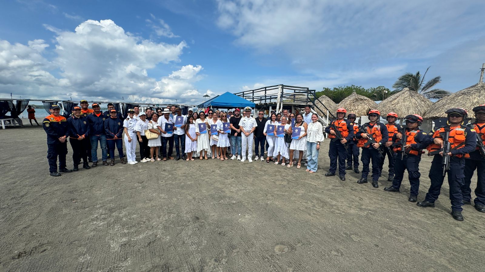 Dimar otorga 19 áreas de playa a familias de Tubará para fomentar el turismo en la región