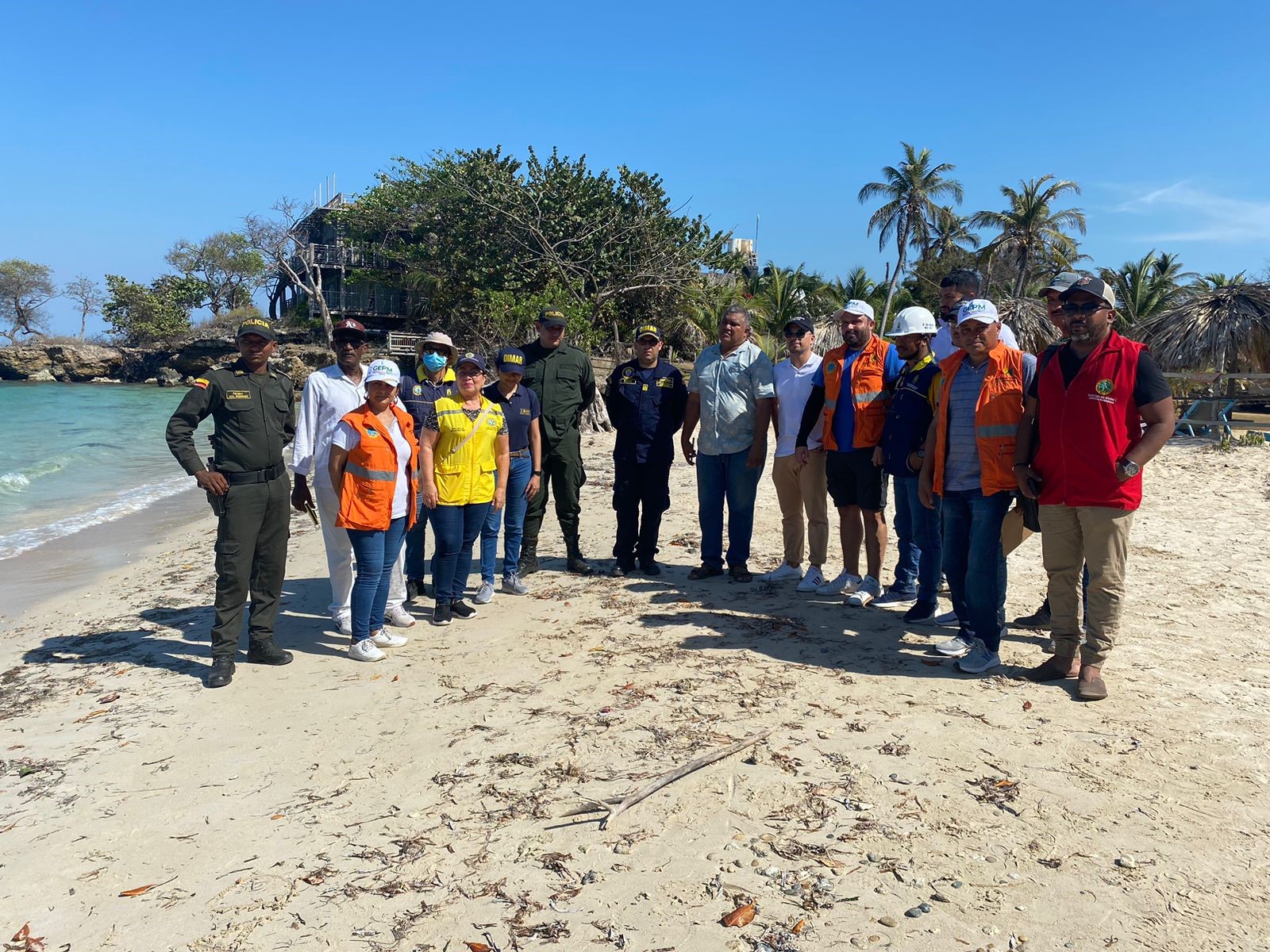 Mediante encuentros con la gente de mar, Dimar promueve la formalización de las actividades marítimas en Isla Fuerte