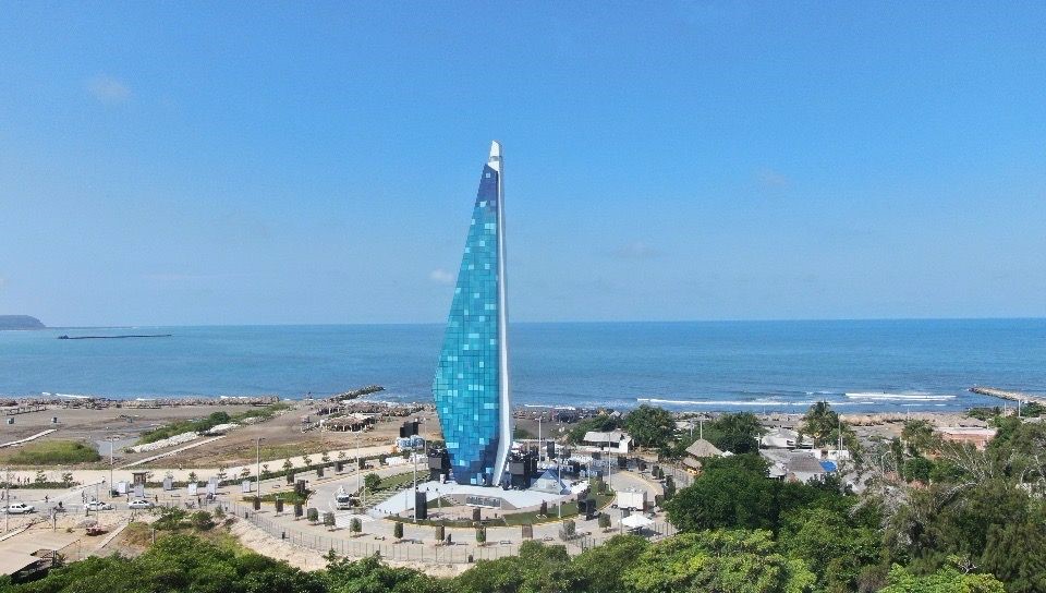 La “Ventana de Sueños” de Puerto Colombia: un faro visible a 20 millas náuticas