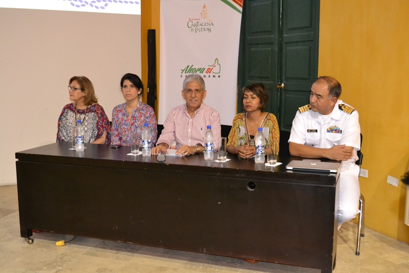 Participantes de la instalación de la  Asociación Náutica de Colombia, en Cartagena