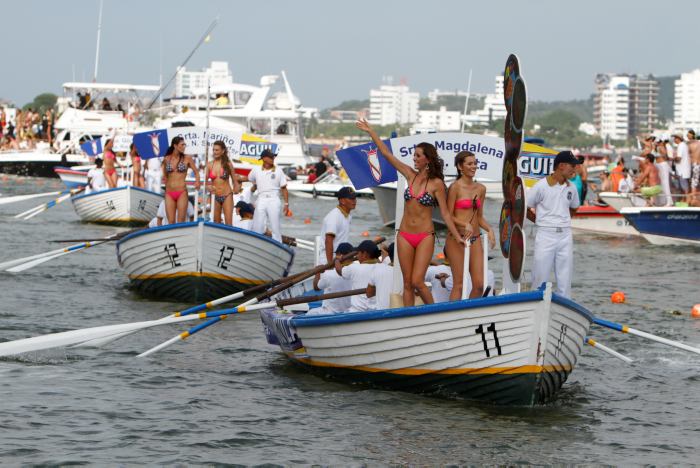 Desfile de Balleneras, con motivo de las fiestas de la Independencia de Cartagena