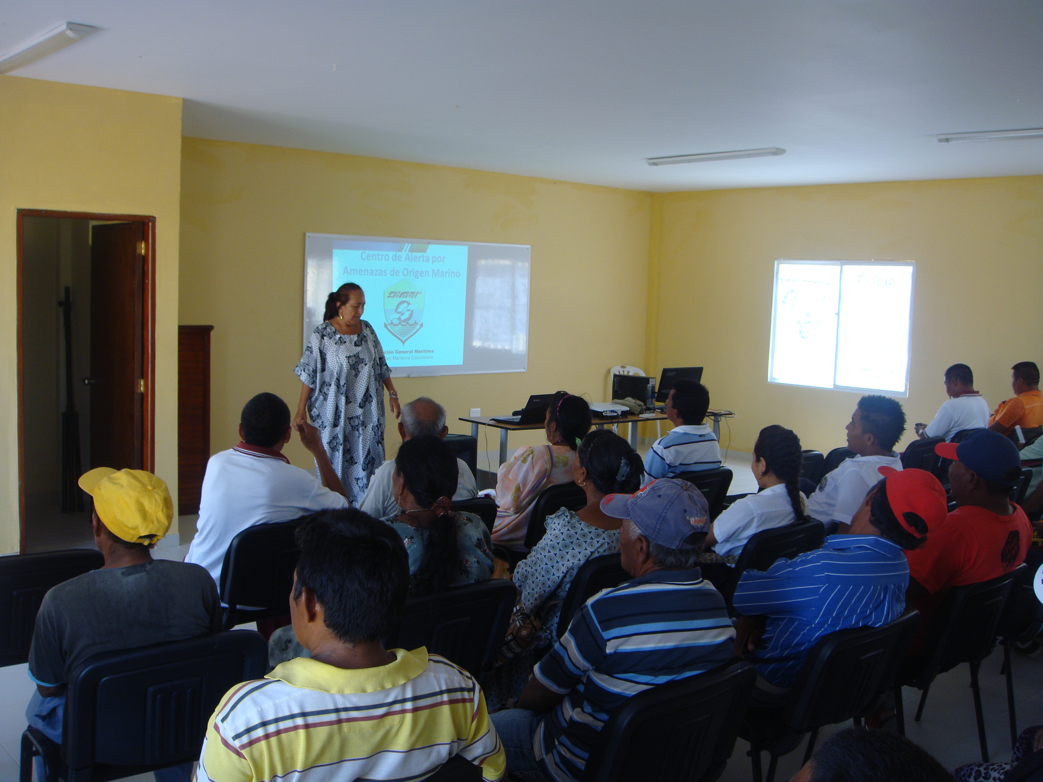 Capacitación de respuesta ante Tsunami a la población de Puerto Estrella, Alta Guajira