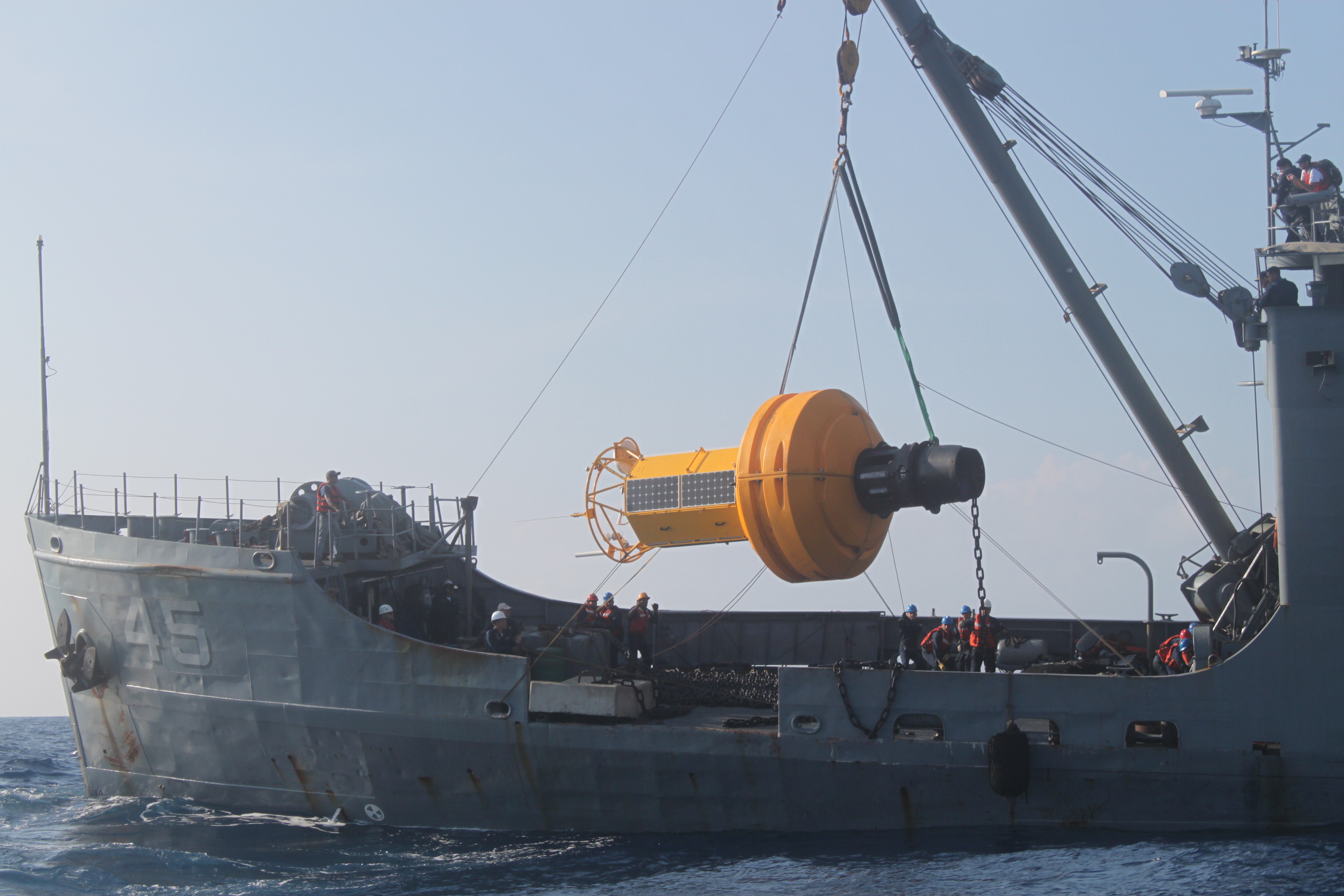 ARC San Andrés ship anchoring metoceanic buoy.