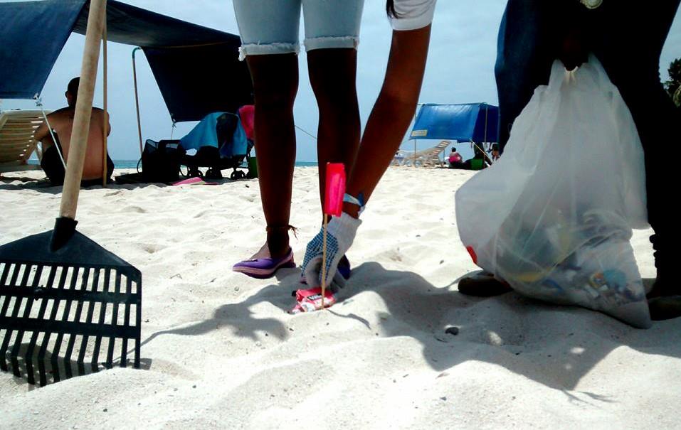 Jornada de limpieza en playas de San Andrés. 