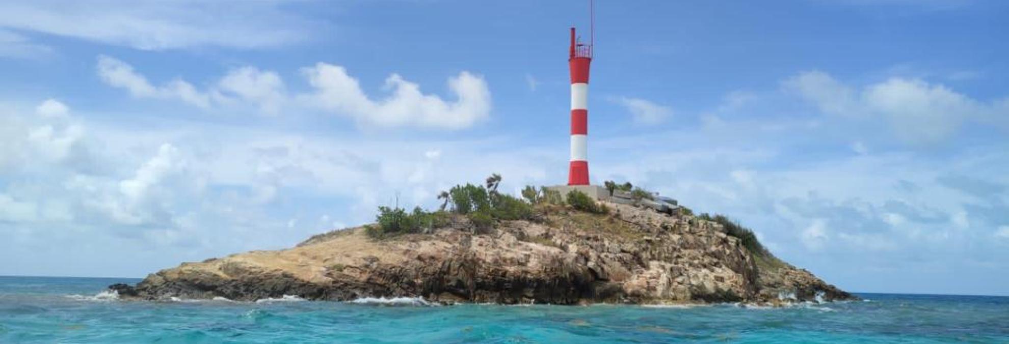 Dimar entrega faros Cayo Palma y Cove Rojo en San Andrés y Providencia