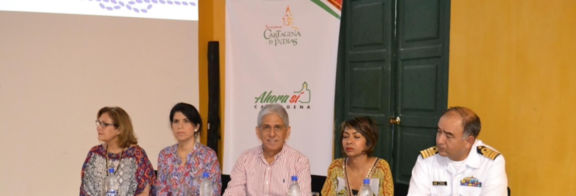 Participantes de la instalación de la  Asociación Náutica de Colombia, en Cartagena